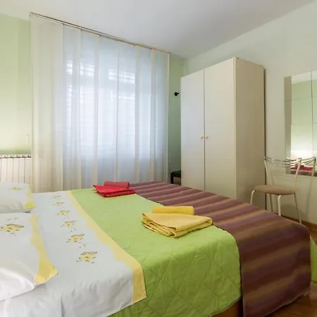 Guest house Luco Near The And Center Porec