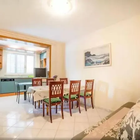 Guest house Luco Near The And Center Porec
